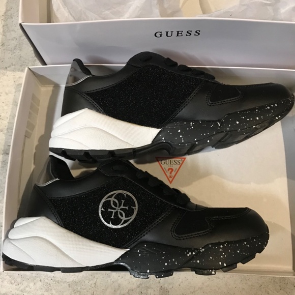 New GUESS Sparkly Outsole Running Shoes Sneakers Women's Size 7.5 Black White - Picture 4 of 9